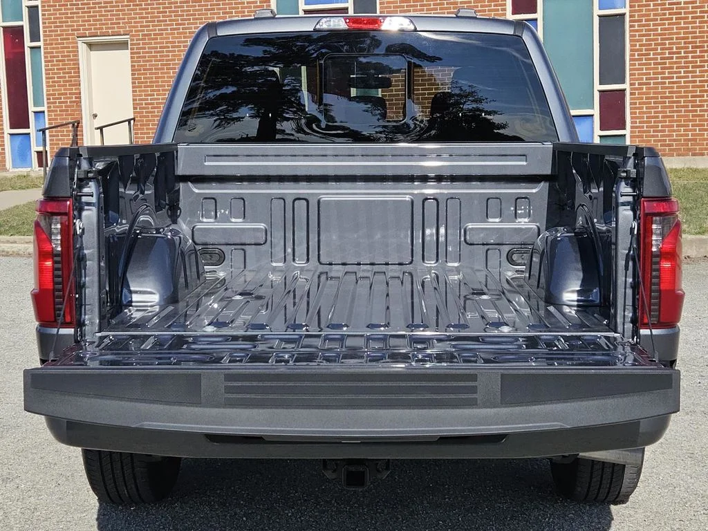 New 2026 Carbonized Gray Metallic Ford XLT image 11