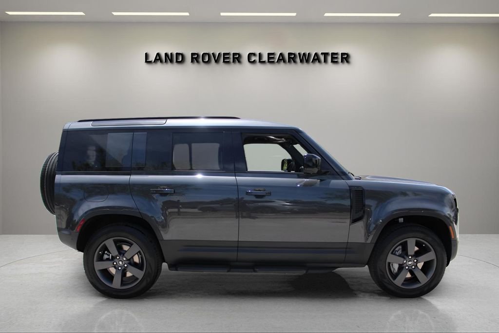 2025 Land Rover Defender S - Photo 6