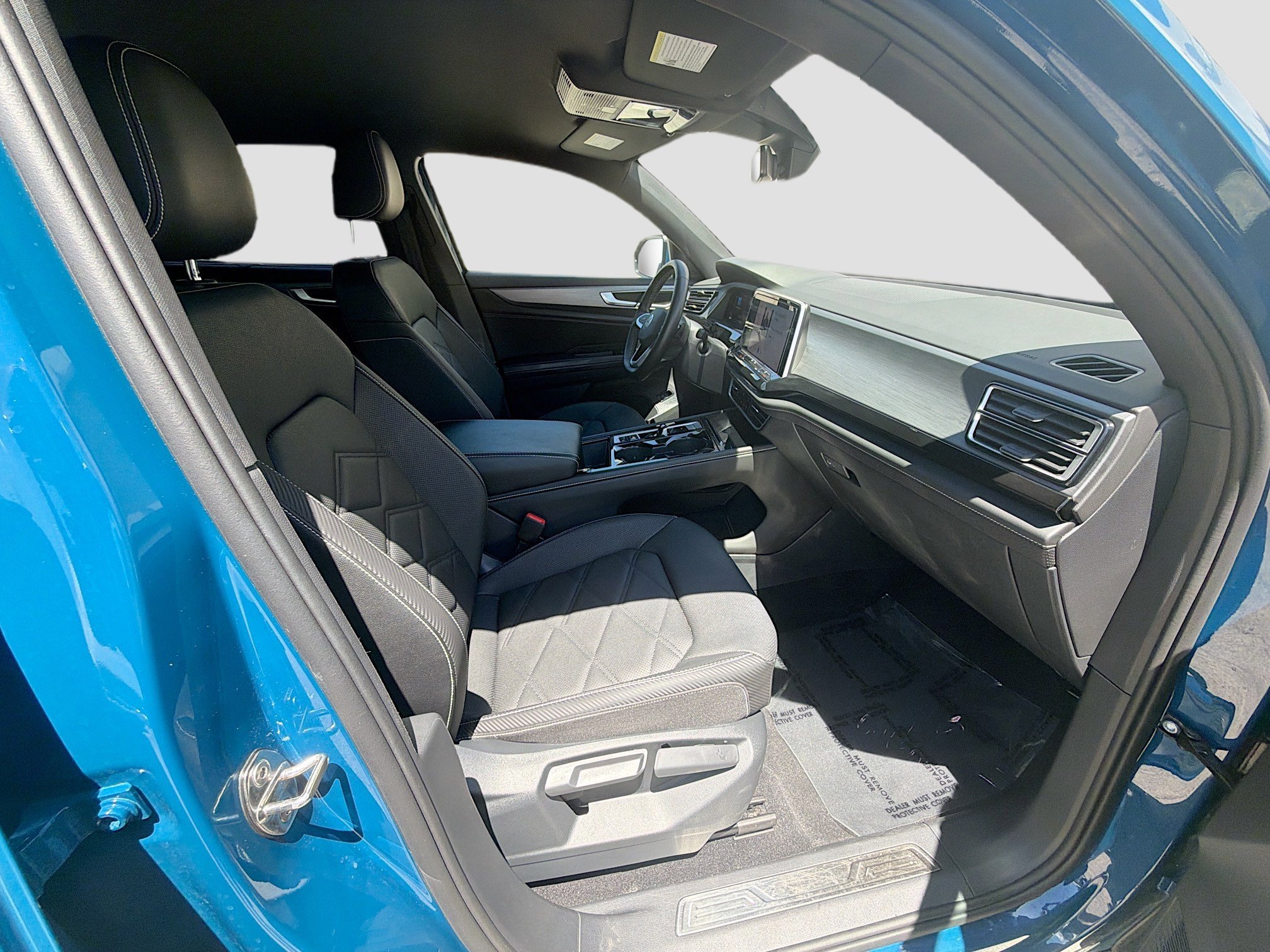 Used 2025 Blue Volkswagen 2.0T SE w/Technology image 31