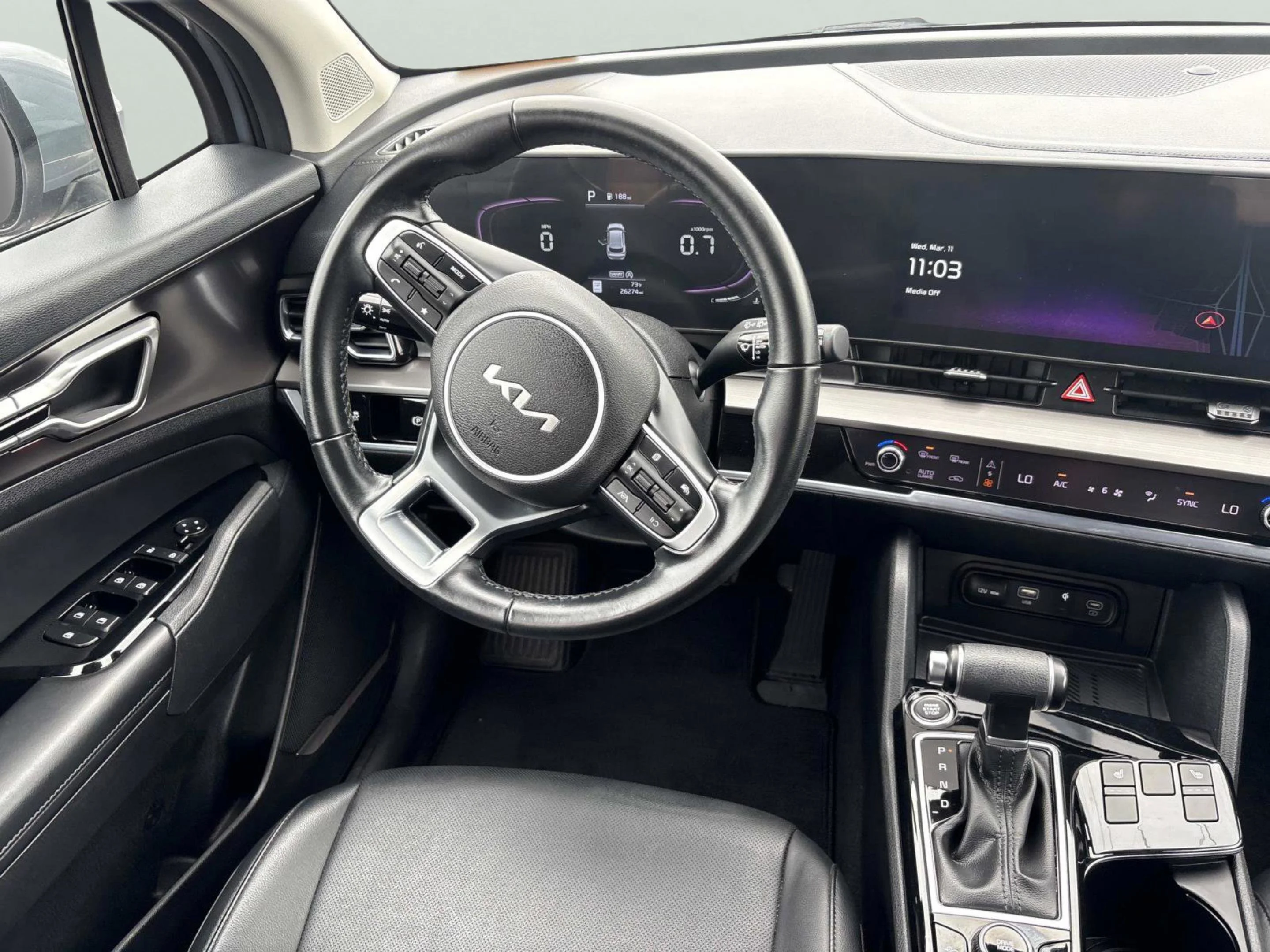 2023 Kia Sportage EX - Photo 13