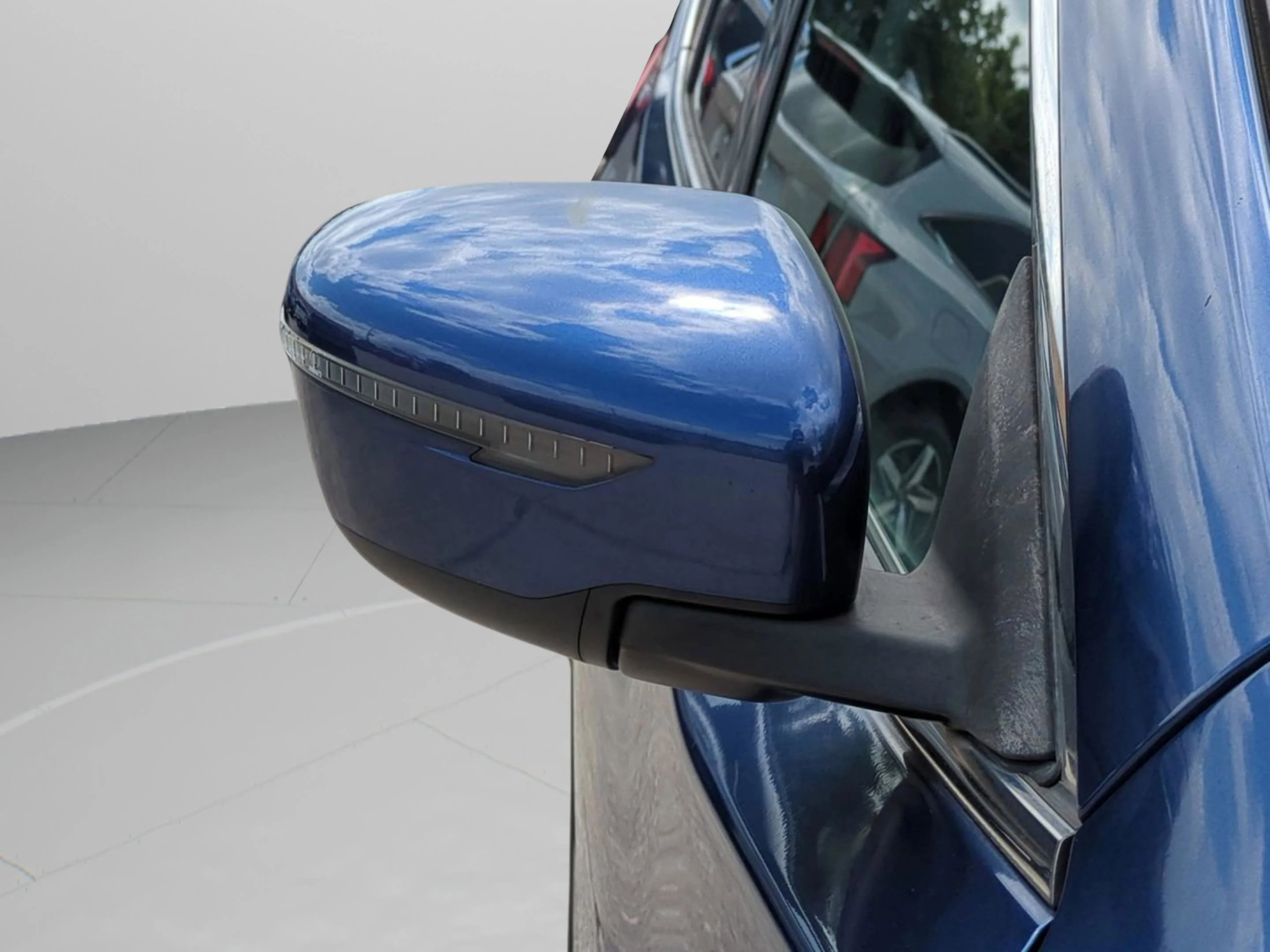 Used 2020 Caspian Blue Metallic Nissan SV image 12