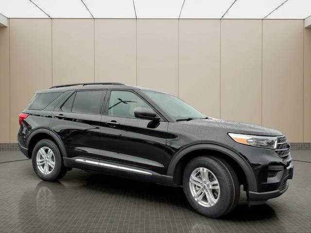 Used 2023 Black Ford XLT image 5