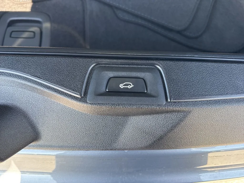 Used 2026 Gray BMW xDrive40i image 31