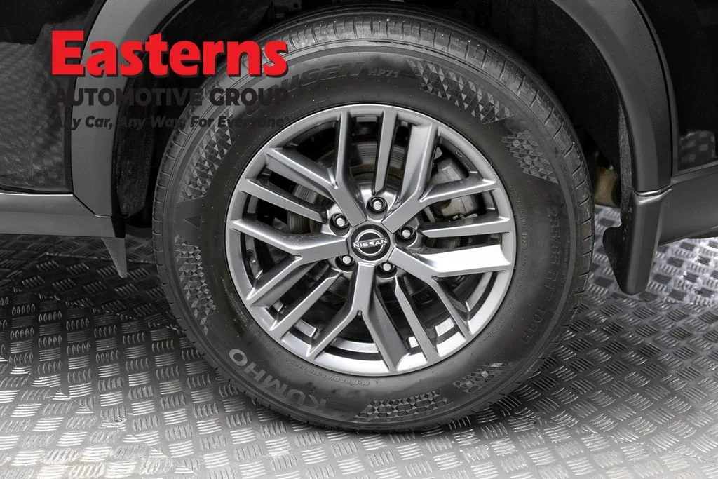 Used 2023 Black Nissan S image 8