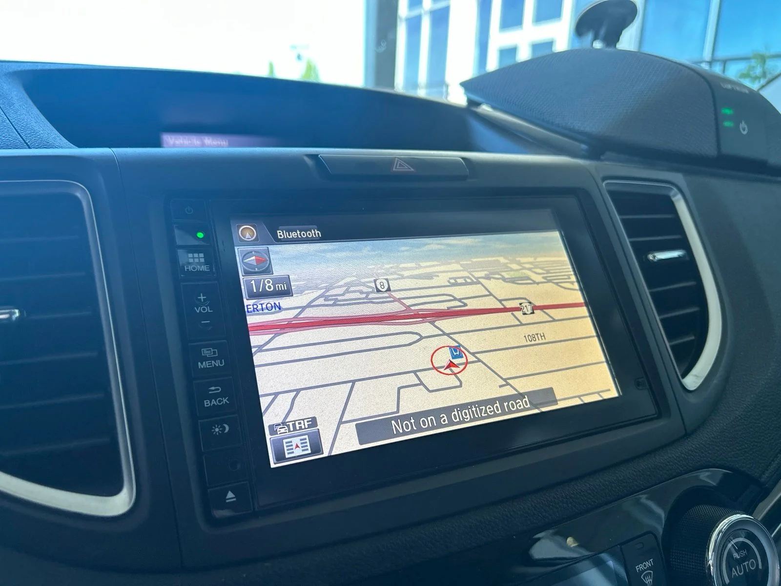 Used 2015 Alabaster Silver Metallic Honda Touring image 8