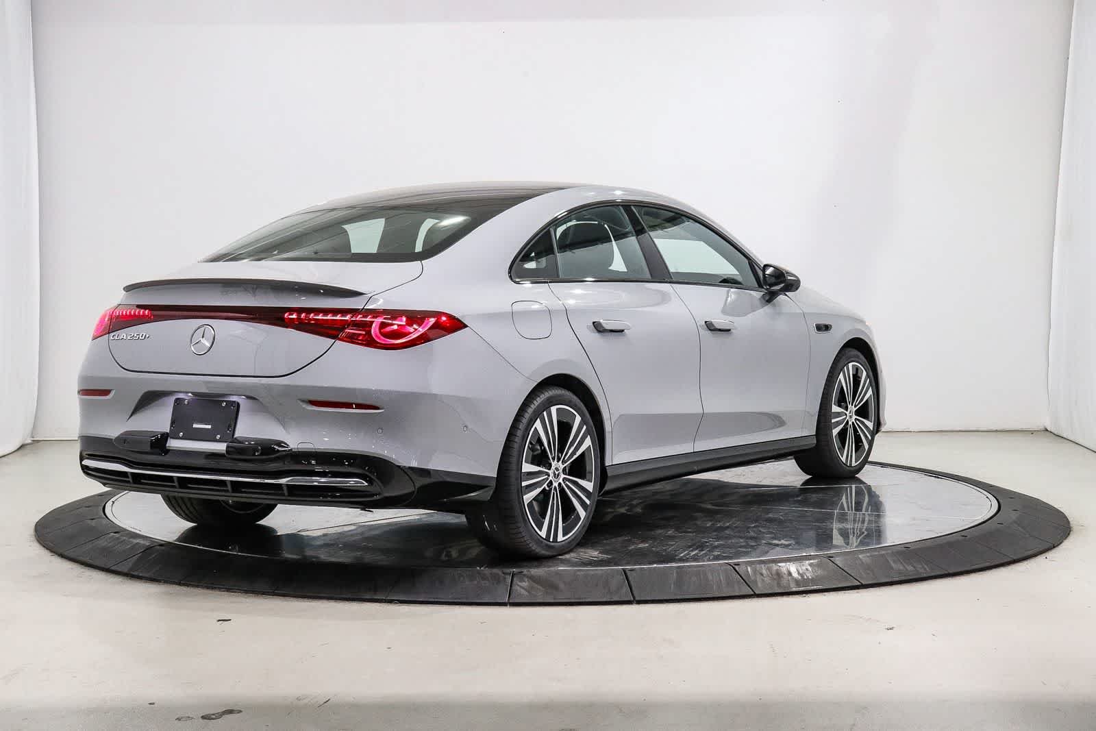 New 2027 MANUFAKTUR Alpine Grey Mercedes-Benz CLA 250+ Electric image 4