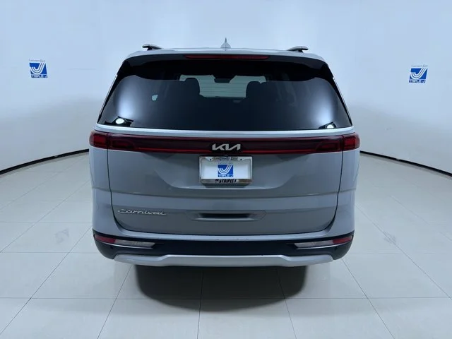 Used 2022 CERAMIC SILVER Kia LX image 17