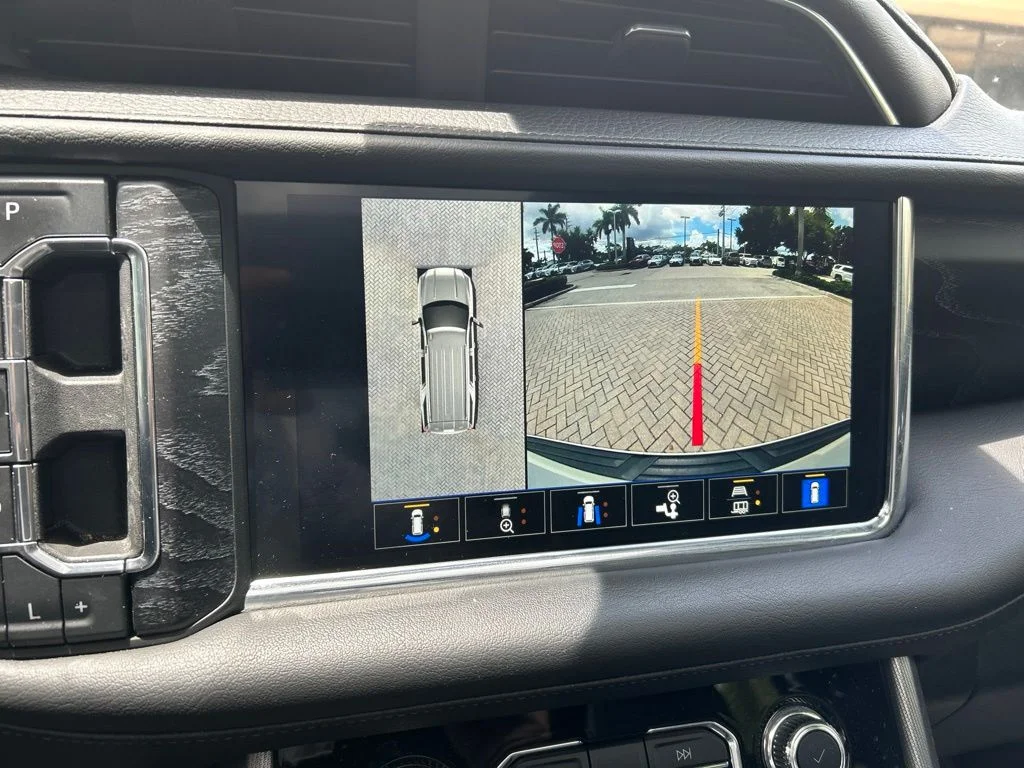 Used 2023 White GMC Denali image 19