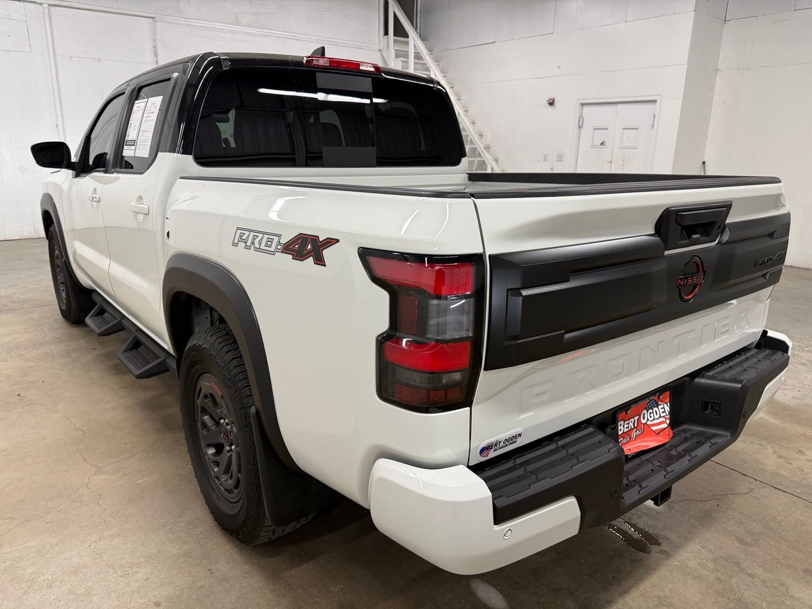 Used 2025 White Nissan PRO-4X image 7