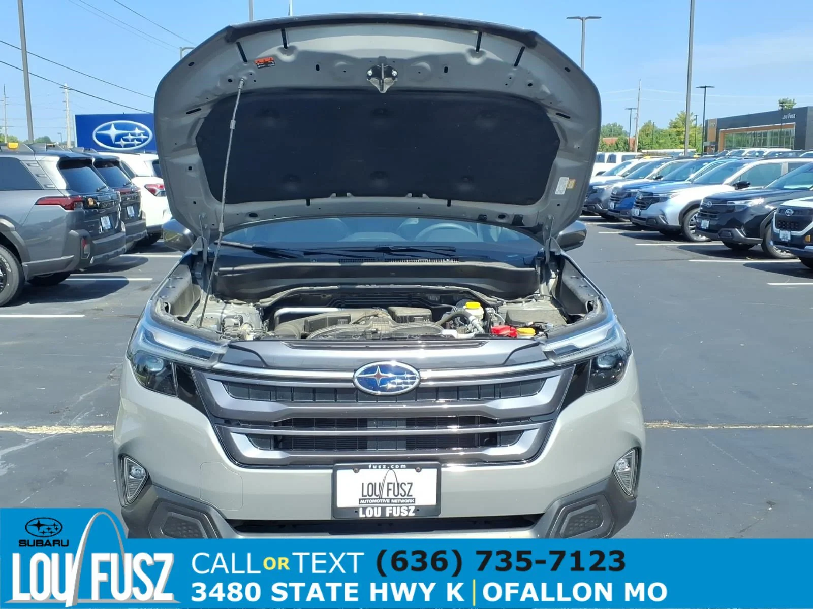 Used 2025 River Rock Pearl Subaru Limited image 32