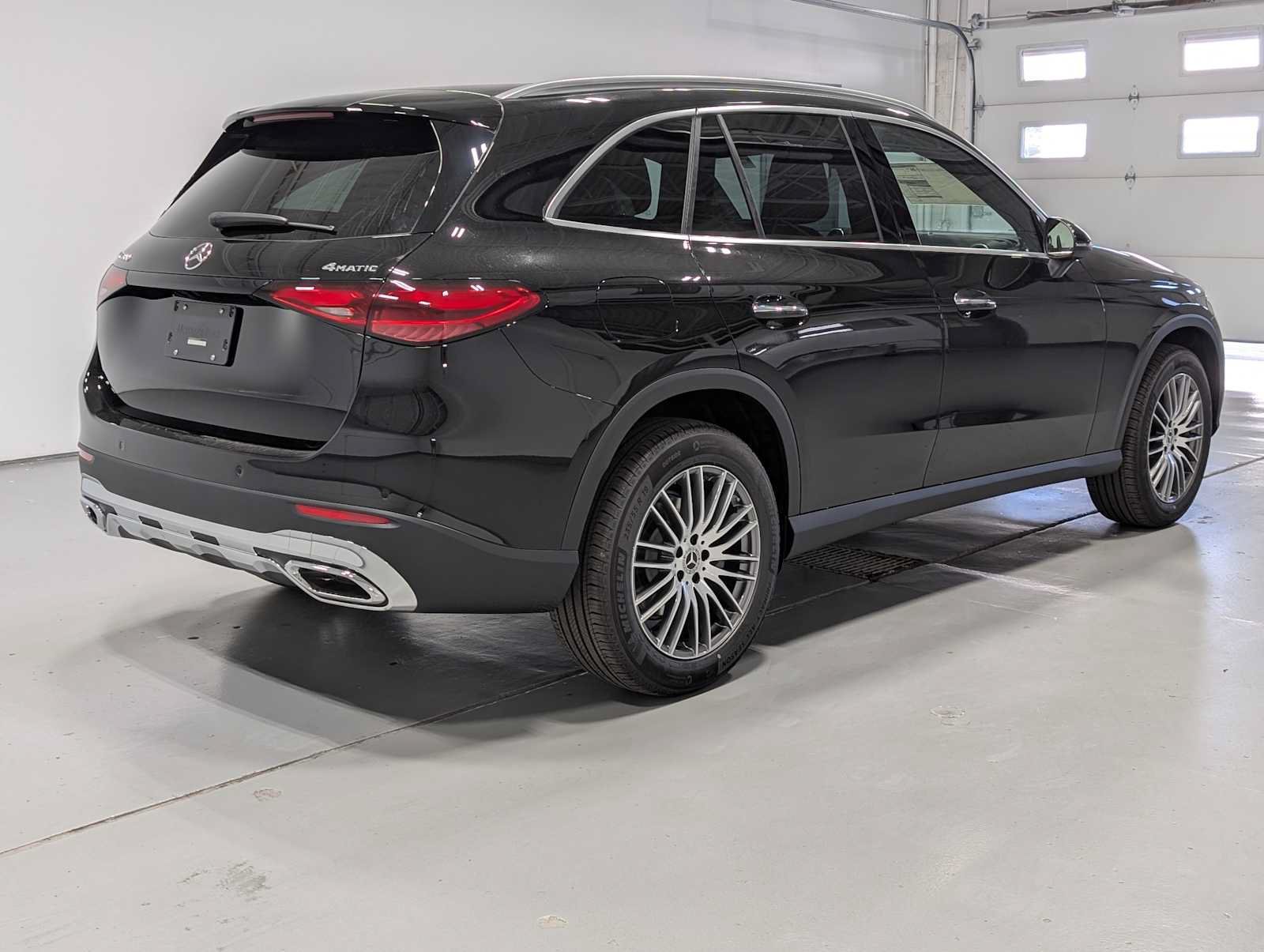 New 2026 Black Mercedes-Benz GLC 300 image 7