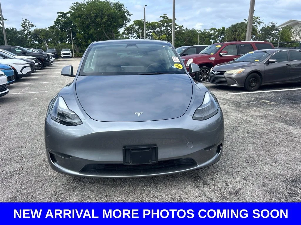 Used 2025 Tesla Model Y Long Range with VIN 7SAYGDEE1SA359579 for sale in Fort Lauderdale, FL