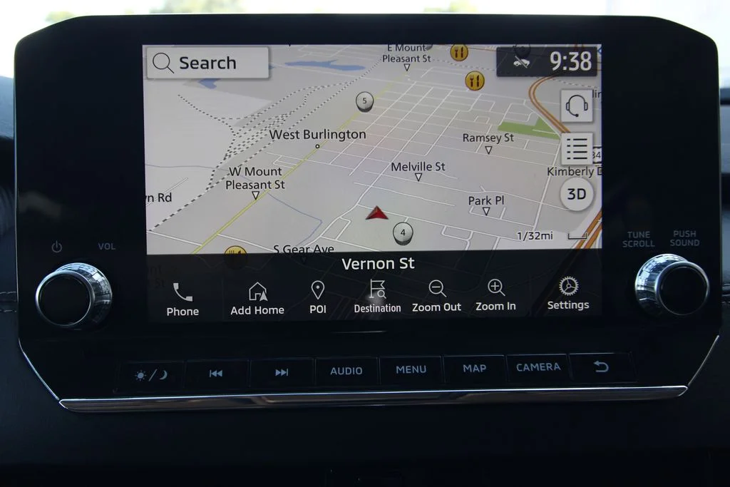 Used 2024  Mitsubishi SE image 12