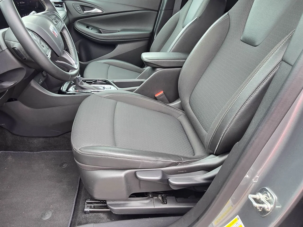Used 2025 Moonstone Gray Buick Preferred image 10