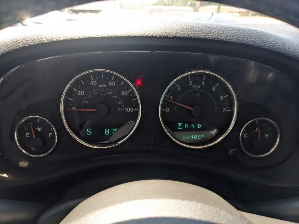 Used 2017 black Jeep 4d Convertible Sahara image 17