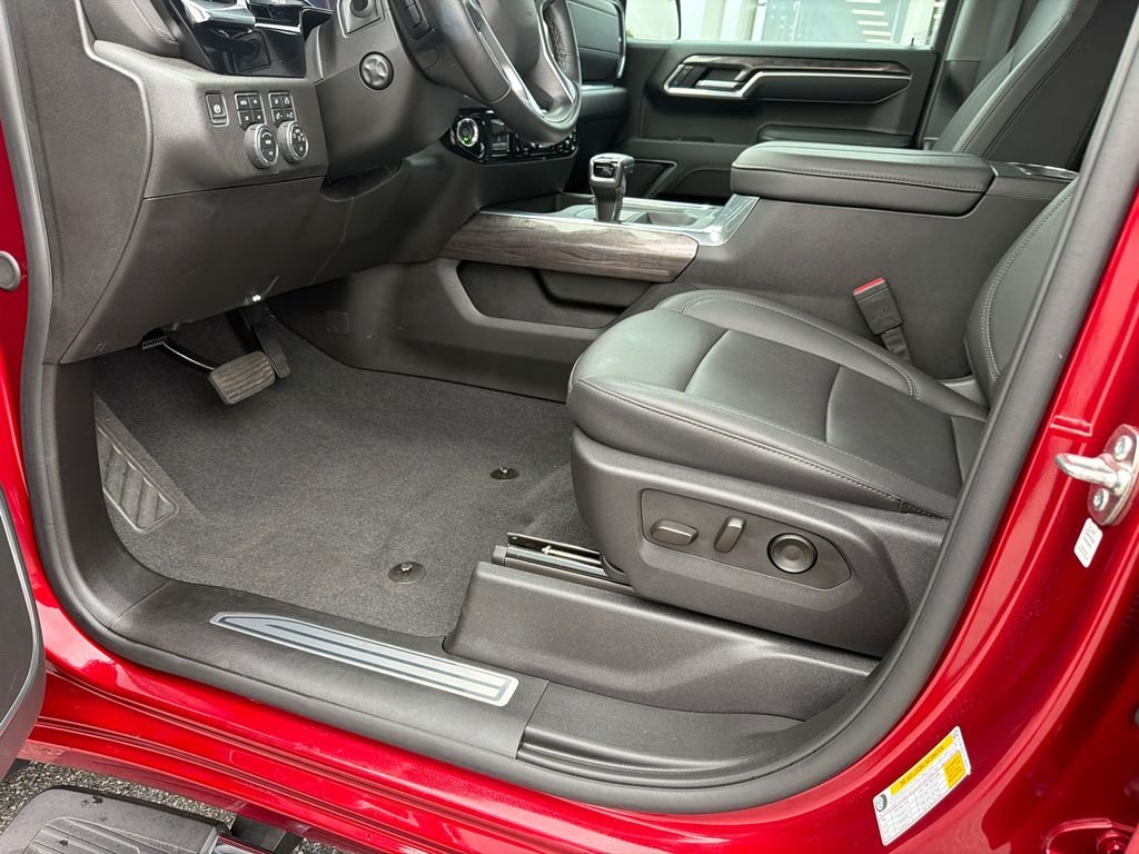 2025 Chevrolet Silverado 1500 LTZ - Photo 9