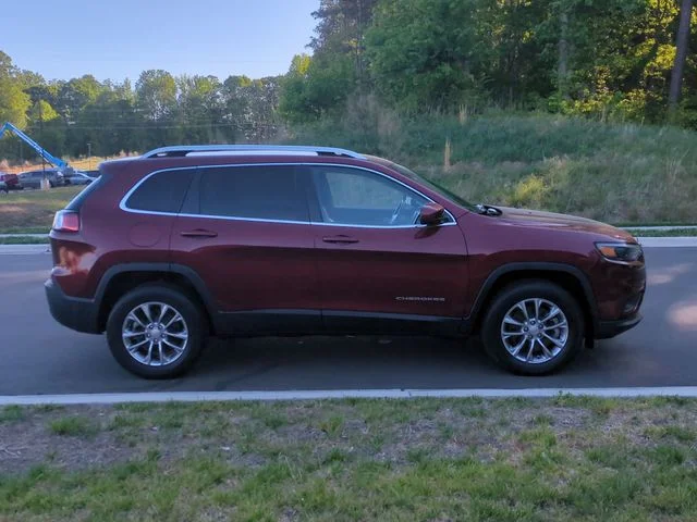 Used 2021 Red Jeep Latitude Lux image 14