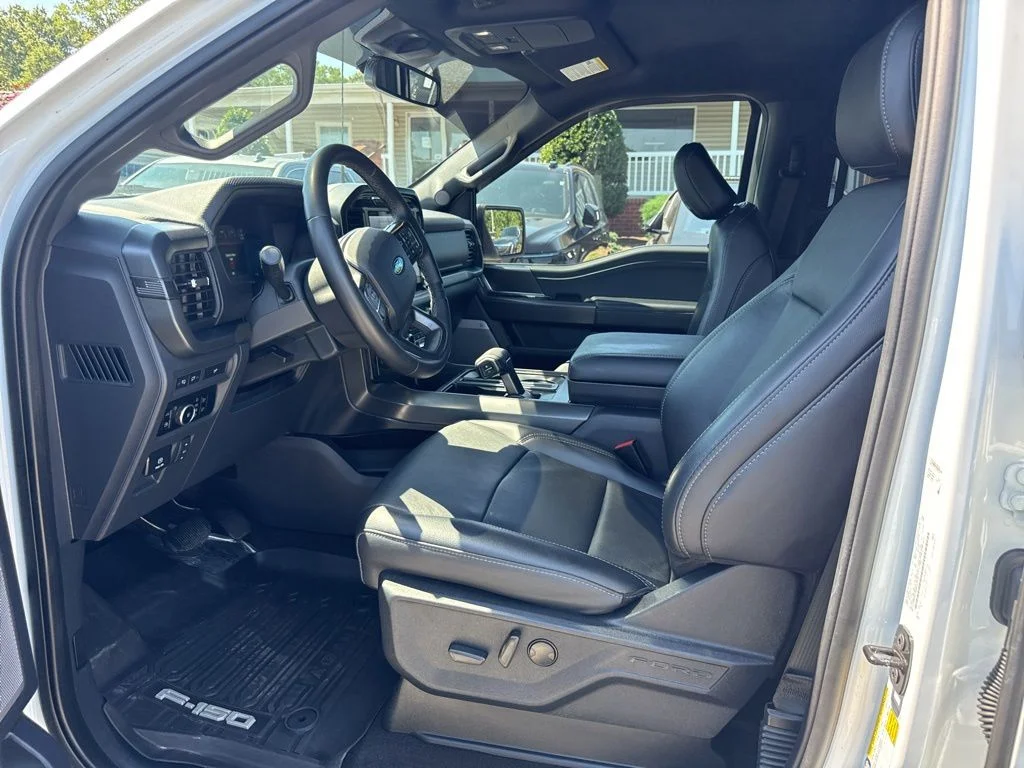 Used 2024 White Ford XLT image 3
