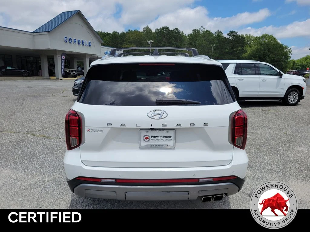Used 2023 White Hyundai SEL image 4