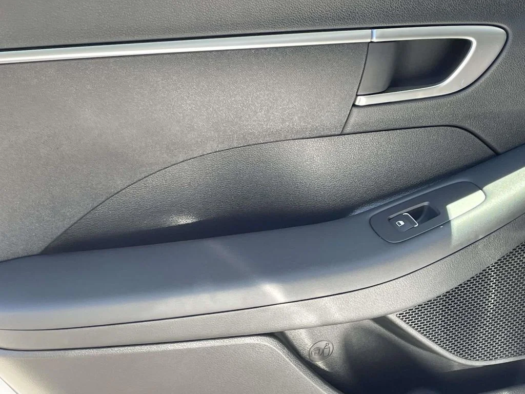 New 2026 White Hyundai SE image 9
