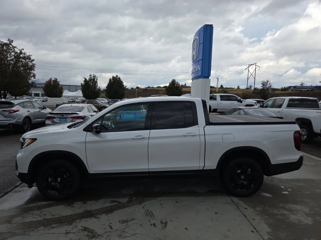 Used 2024 Platinum White Pearl Honda AWD BLACK EDITION image 23