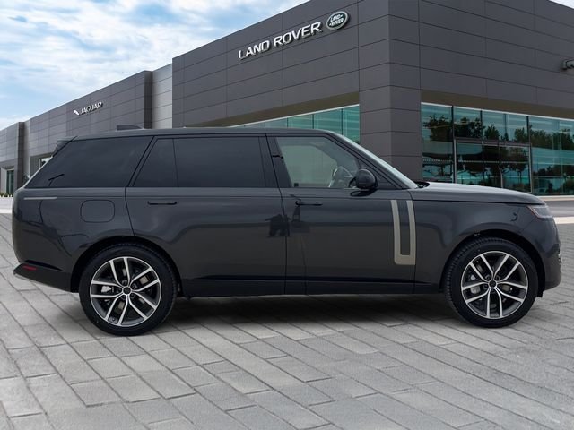 New 2026 Carpathian Grey Land Rover SE image 6