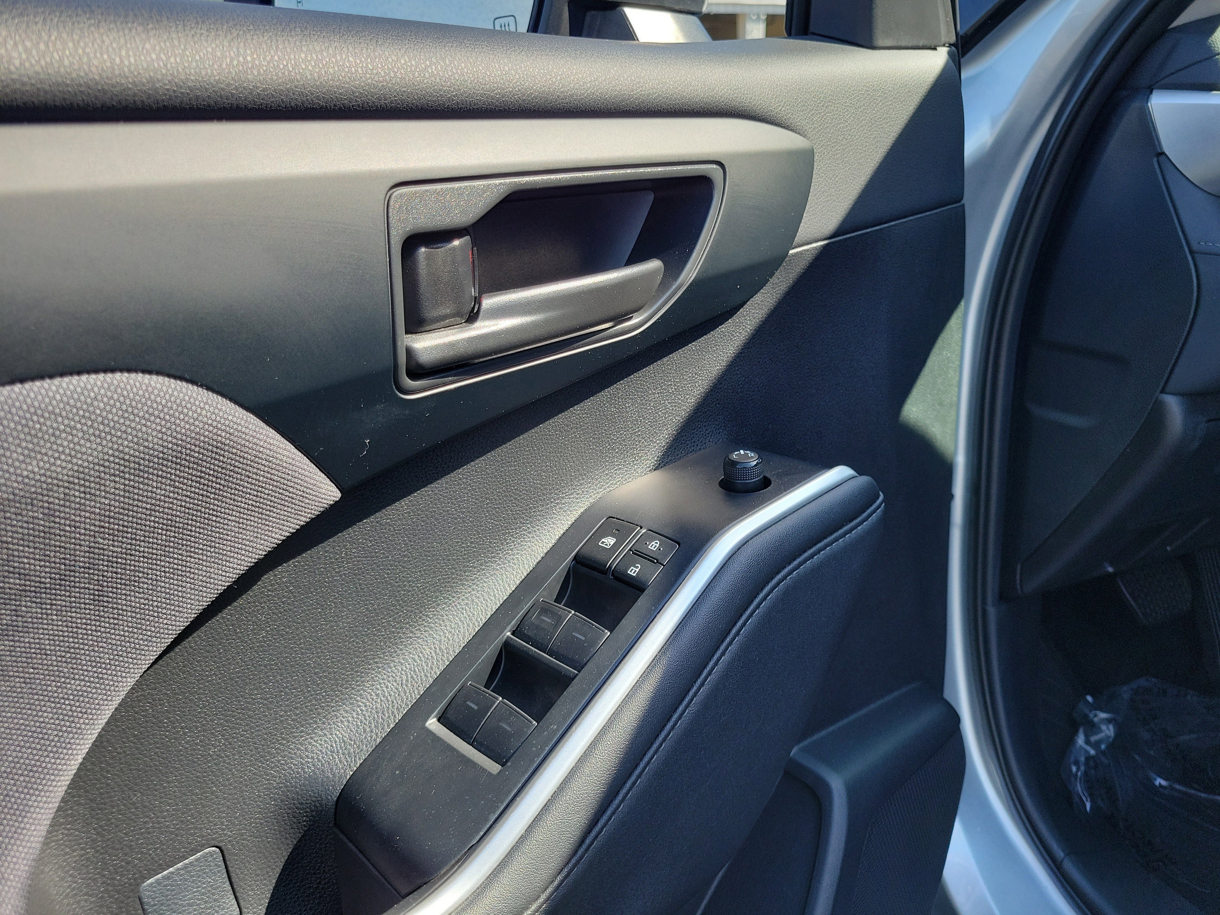 2024 Toyota Highlander LE - Photo 18