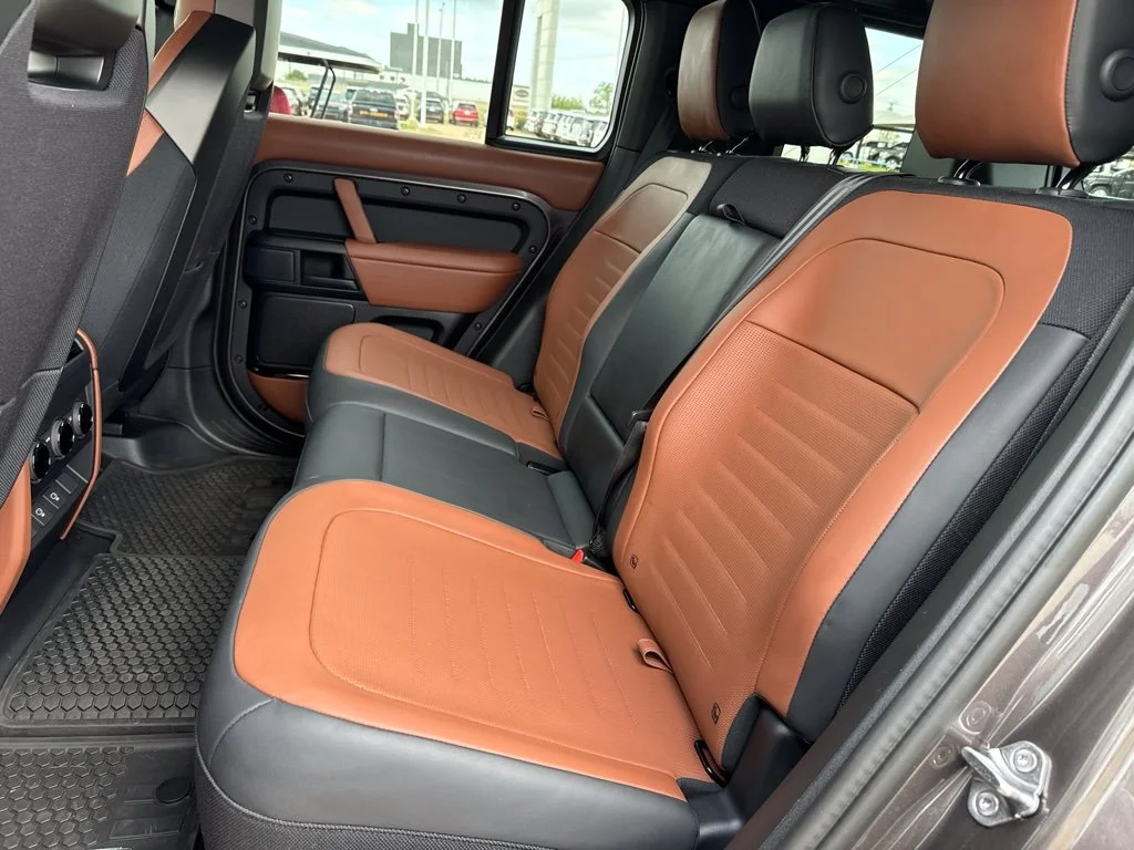 Used 2025 Gray Land Rover OCTA image 7