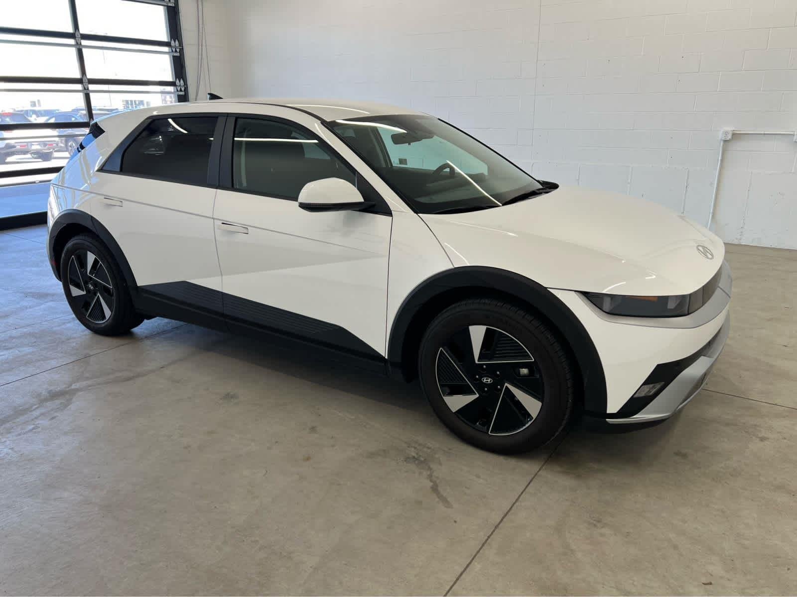 Used 2025 Atlas White Hyundai SE image 5