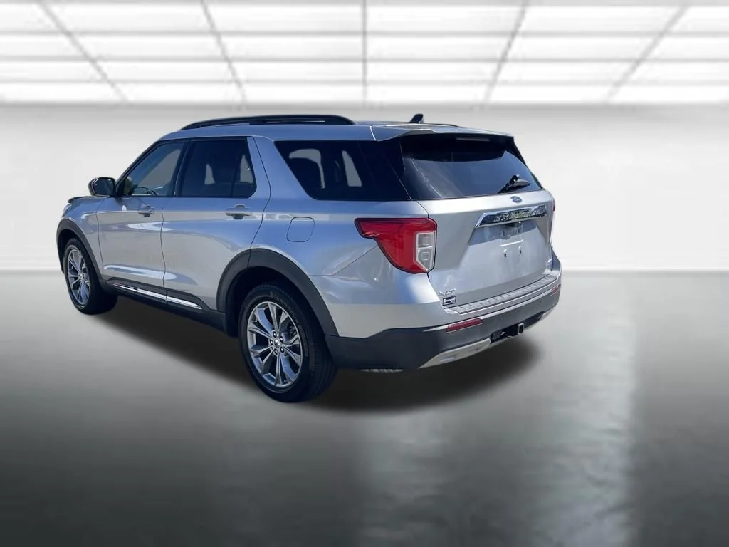 Used 2021 Silver Ford XLT image 3