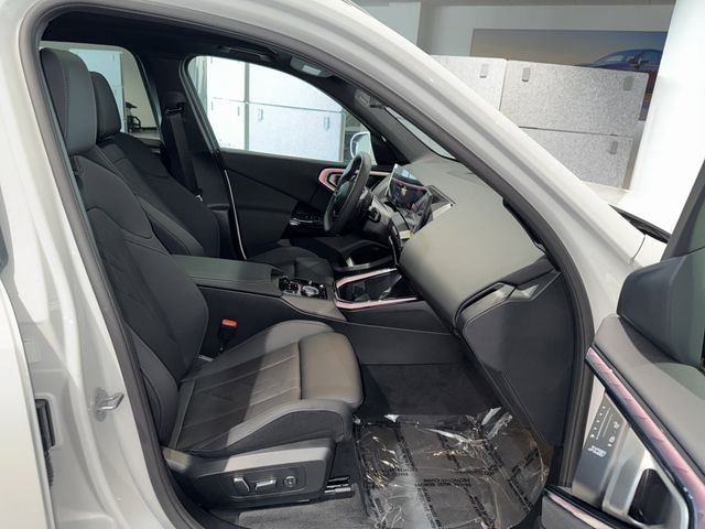 New 2026 Alpine White BMW 30 xDrive image 10