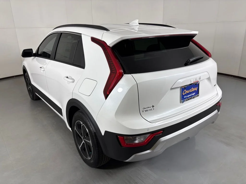 New 2026 Snow White Pearl Kia EX image 6