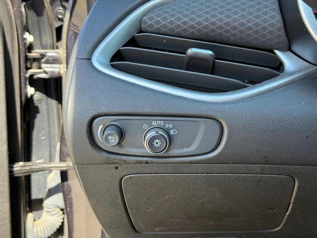 Used 2023 Gray Chevrolet LT image 18