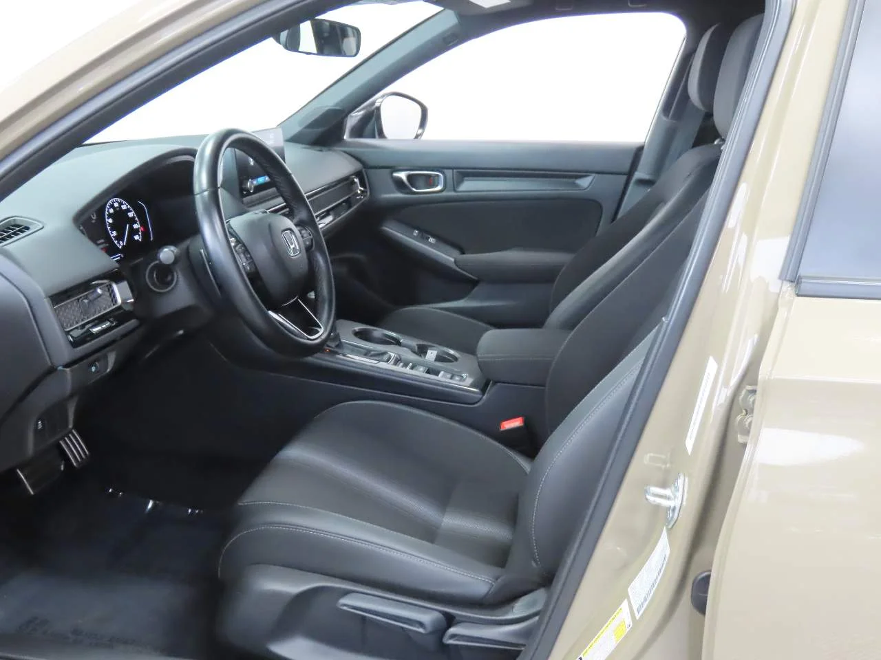 Used 2025 Sand Dune Pearl Honda Sport image 16