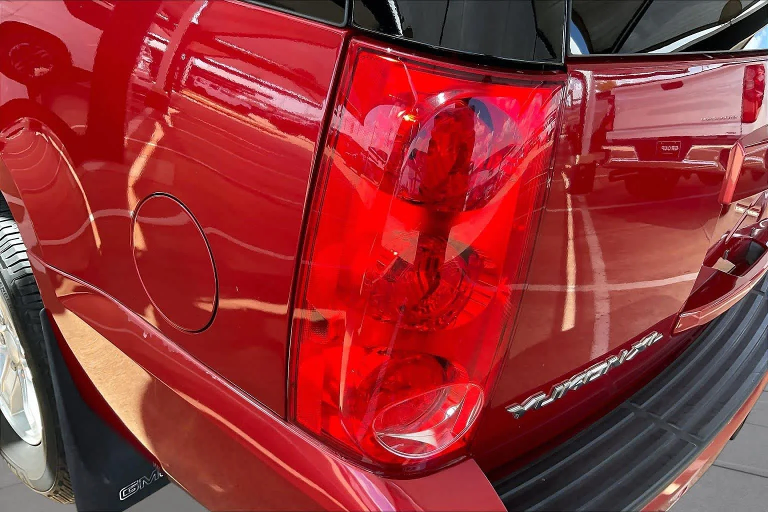 Used 2013 Crystal Red Tintcoat GMC SLT image 27