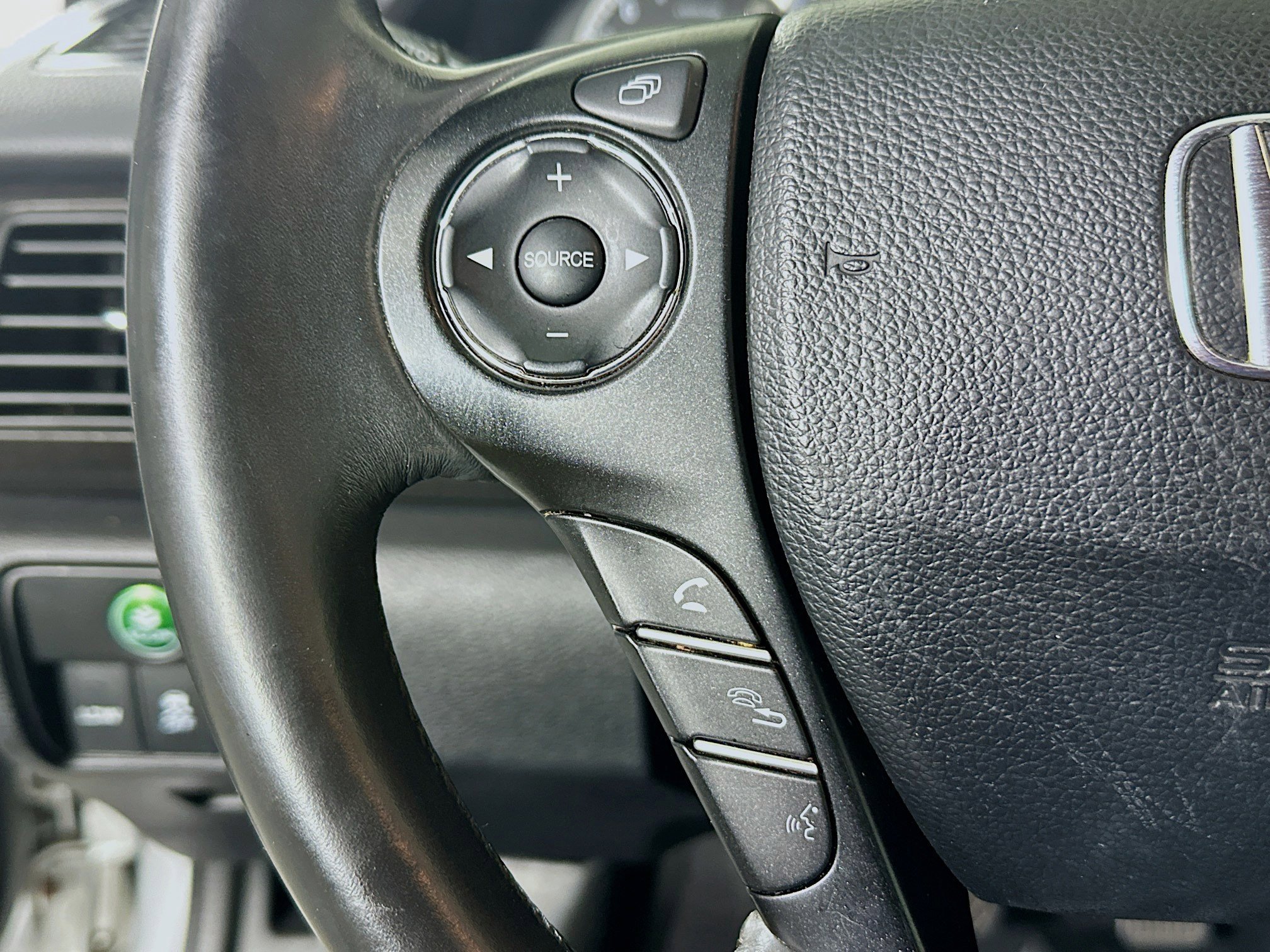 Used 2014 Silver Honda EX-L image 16