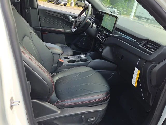 New 2025 Star White Metallic Tri-coat Ford ST-Line Elite image 17