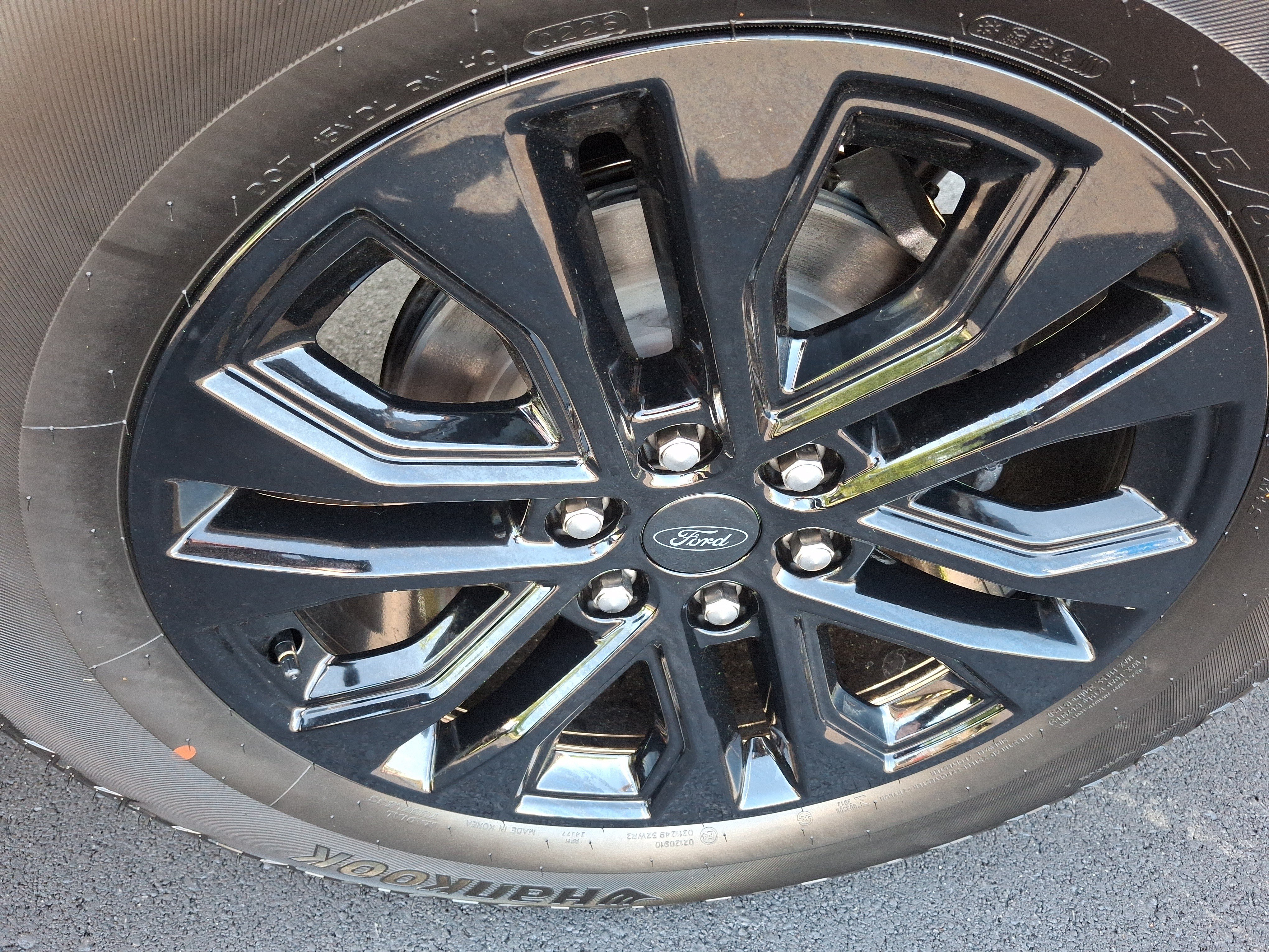 New 2026 Agate Black Metallic Ford LARIAT image 9