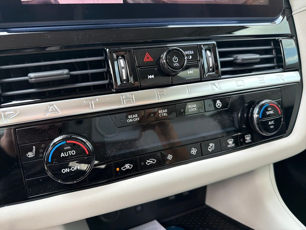 New 2026 Nissan Pathfinder SL 4D Sport Utility