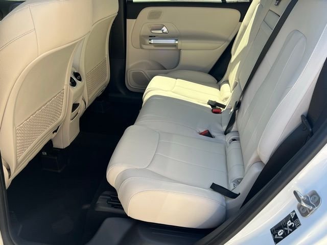 New 2026 White Mercedes-Benz GLB 250 image 22