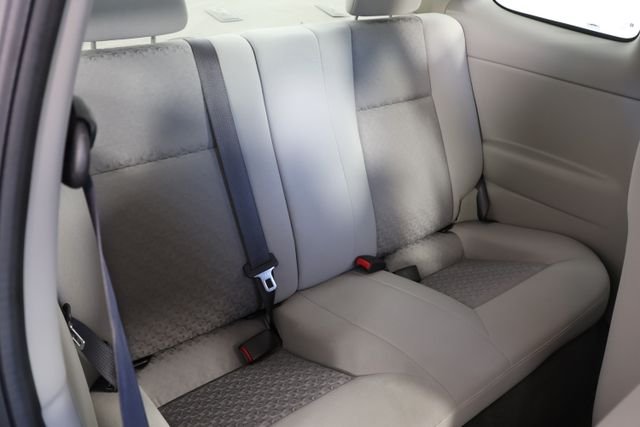 Used 2005 White Chevrolet Base image 16