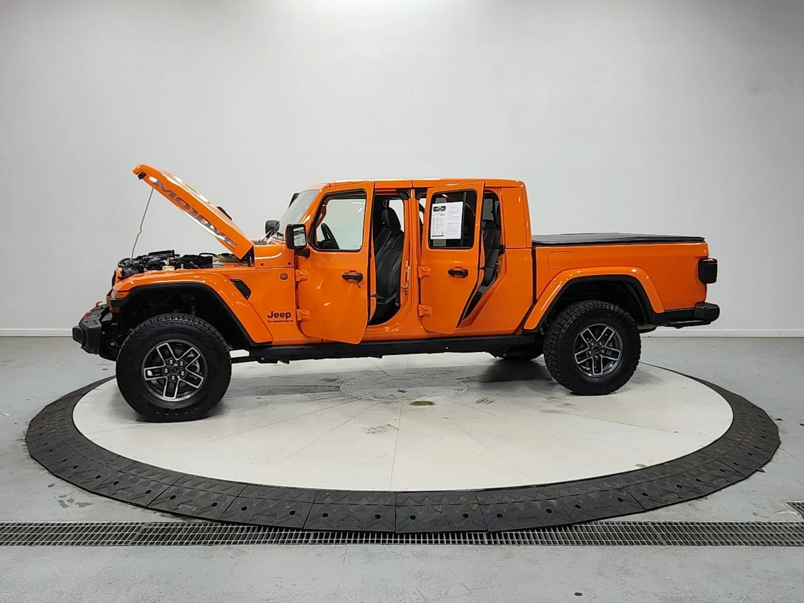 Used 2025 JOOSE Jeep Mojave image 13
