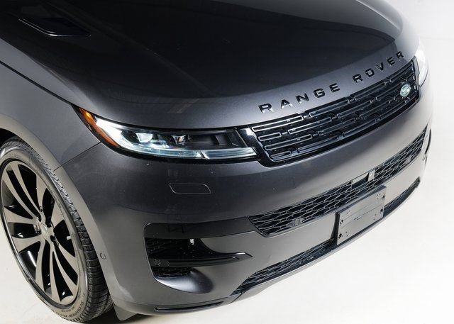 Used 2023 Carpathian Gray Premium Metallic Land Rover SE image 9