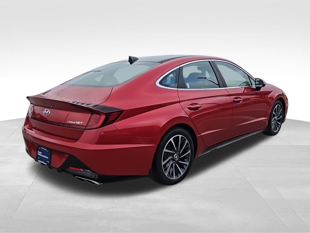 Used 2020 Red Hyundai Limited image 8