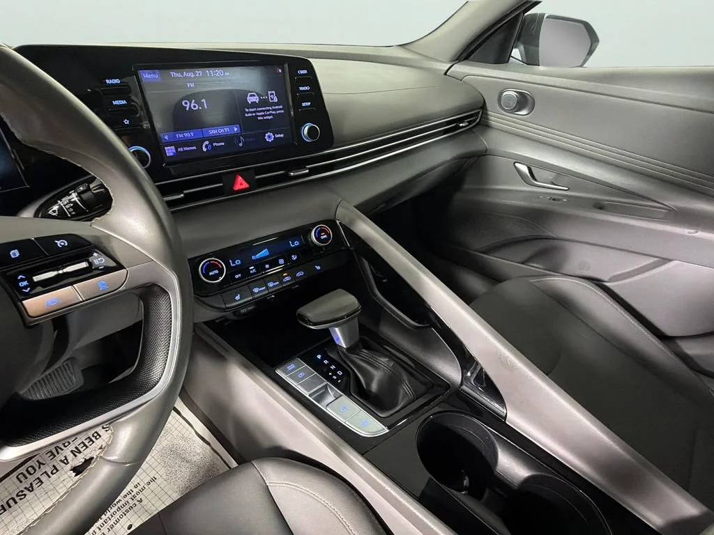 Used 2022 Black Hyundai SEL image 19
