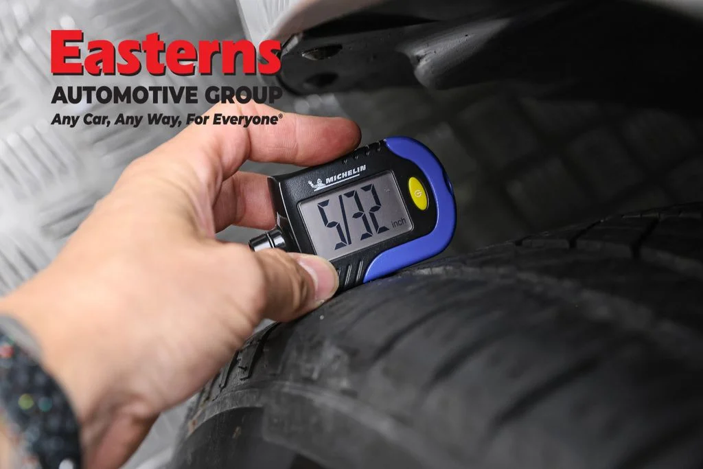 Used 2022 Gray Volvo T5 Momentum image 28