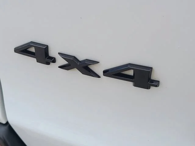 Used 2023 White Jeep Altitude Lux image 10