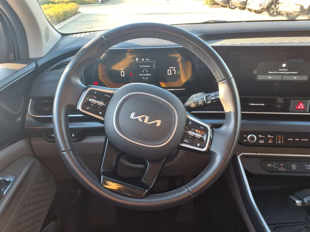 Used 2025 Gray Kia LXS image 27
