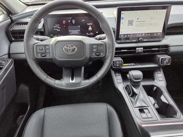 Used 2026 Ice Cap Toyota XLE Premium image 22