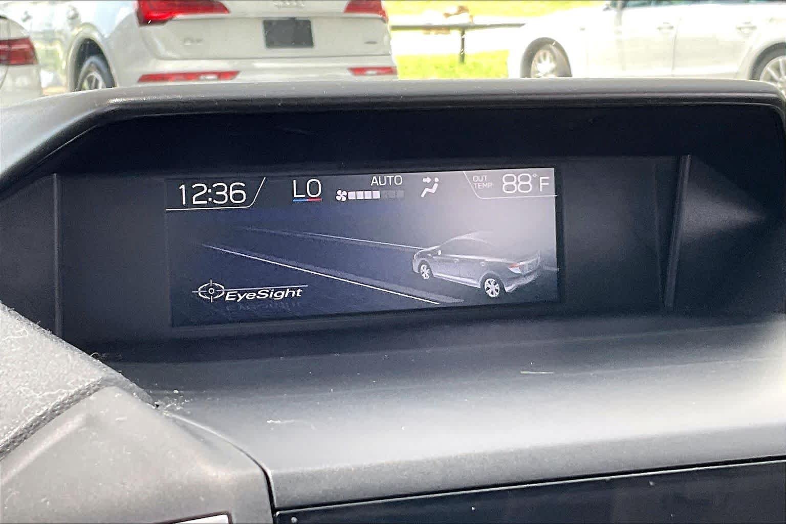 Used 2018 Crystal White Pearl Subaru Limited image 32